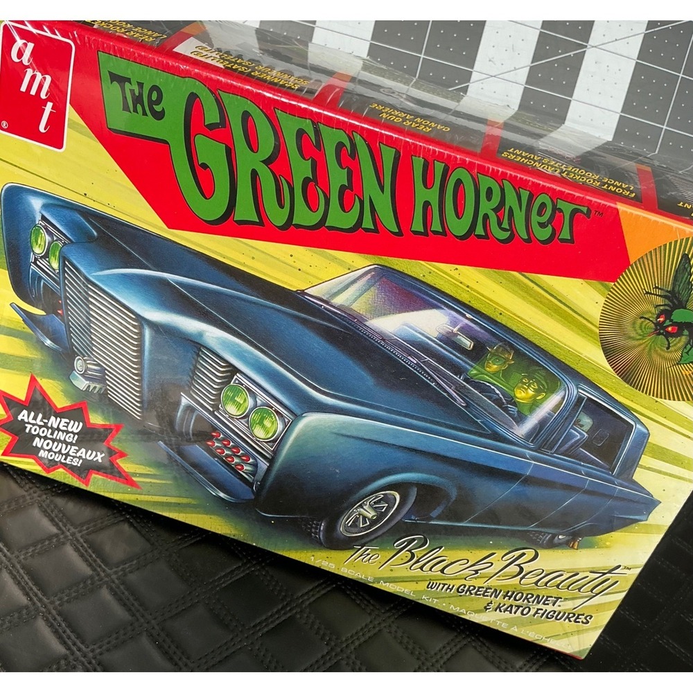 AMT The Green Hornet The Black Beauty 1/25 Scale Model Kit with Figures NEW